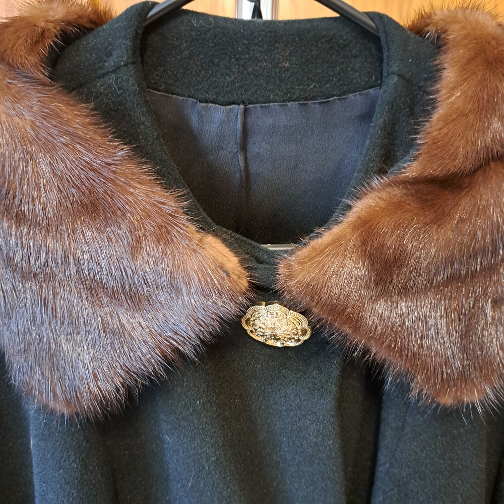 Vintage MINK Collar Wool Coat, Size Small/Medium - Picture 5 of 16